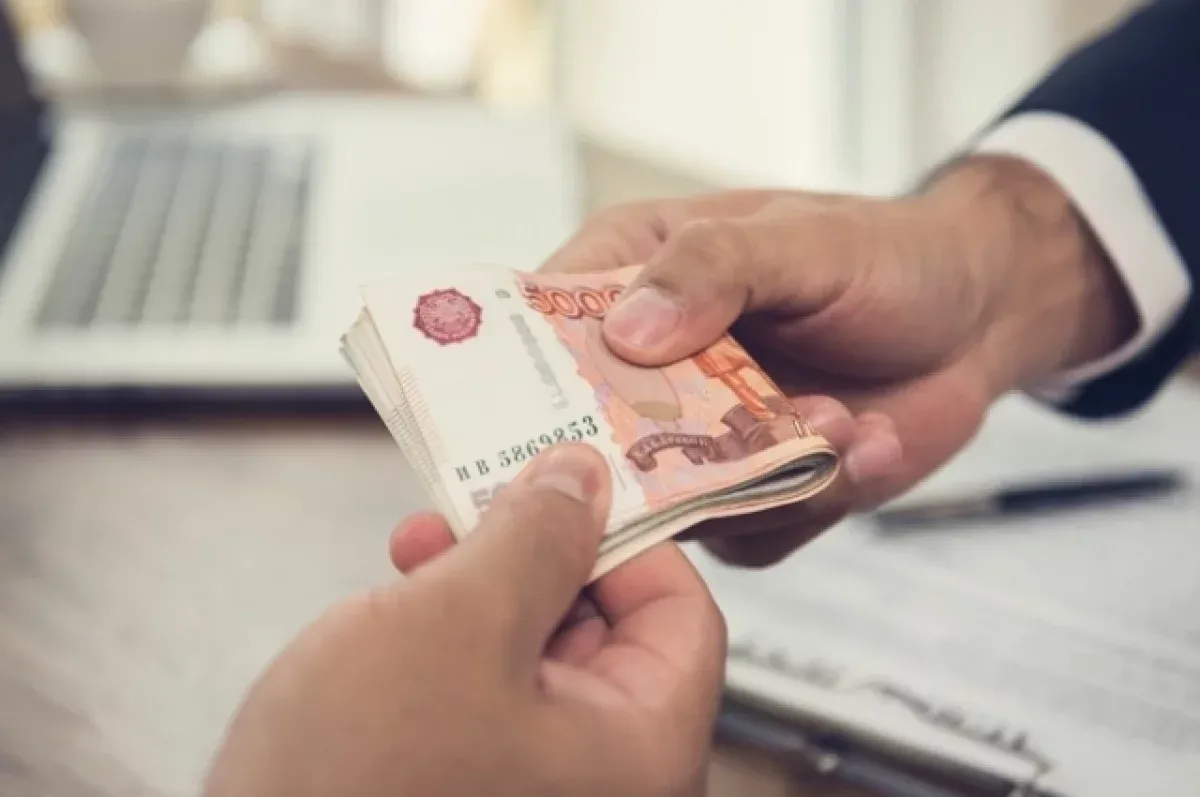Средняя зарплата в Калининградской области снизилась на 9,2% за месяц