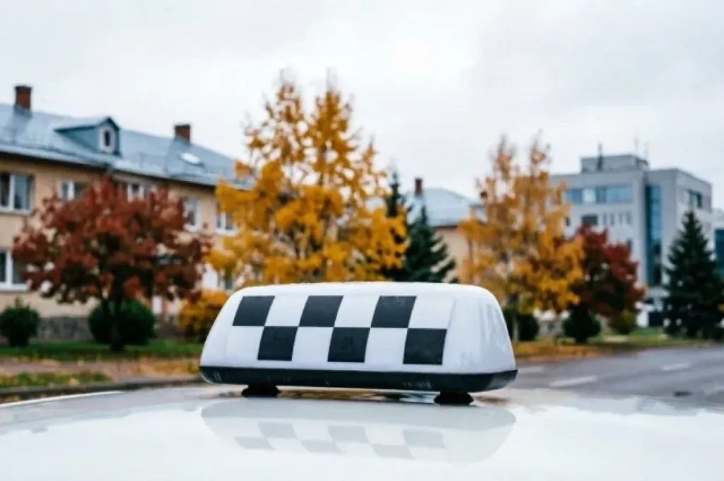 Переход такси на локализованные авто перенесли на 2028 год