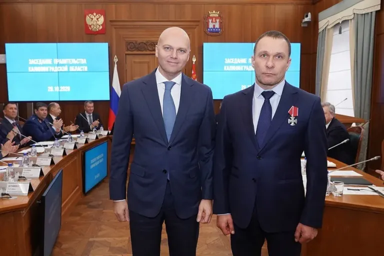 Министру безопасности Калининградской области вручили орден Мужества